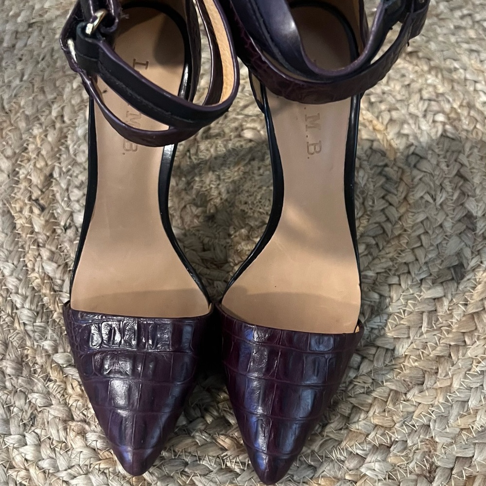 L.A.M.B. Burgundy Croc-Embossed Heels | Size 6.5 - Picture 3 of 4
